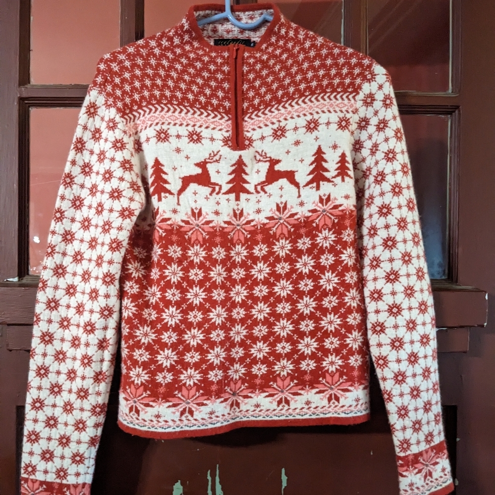Icelandic Design reindeer sweater